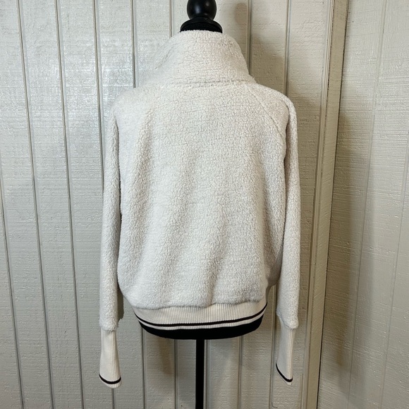 Athleta Tugga Sherpa Jacket, size large. - Picture 7 of 9